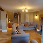 Luxurious 4 Bedroom In The Yorkshire Dales 度假居 *
